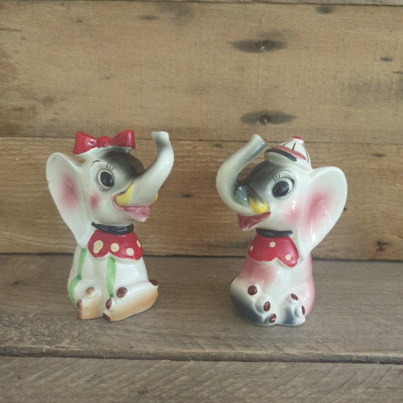 Vintage 1950s Anthropomorphic Kitschy Elephant Salt & Pepper Shakers Trunks Up - Picture 3 of 9